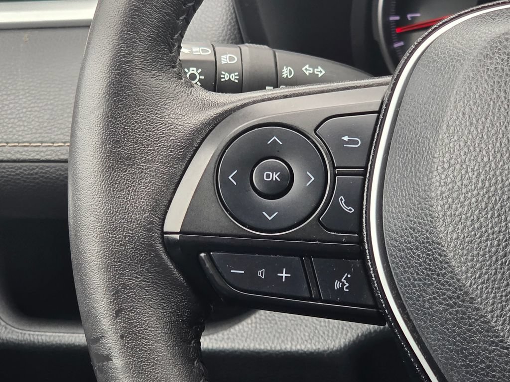 Used 2021 Toyota RAV4 XLE w/ XLE Grade Weather Package AWD/4WD image 18