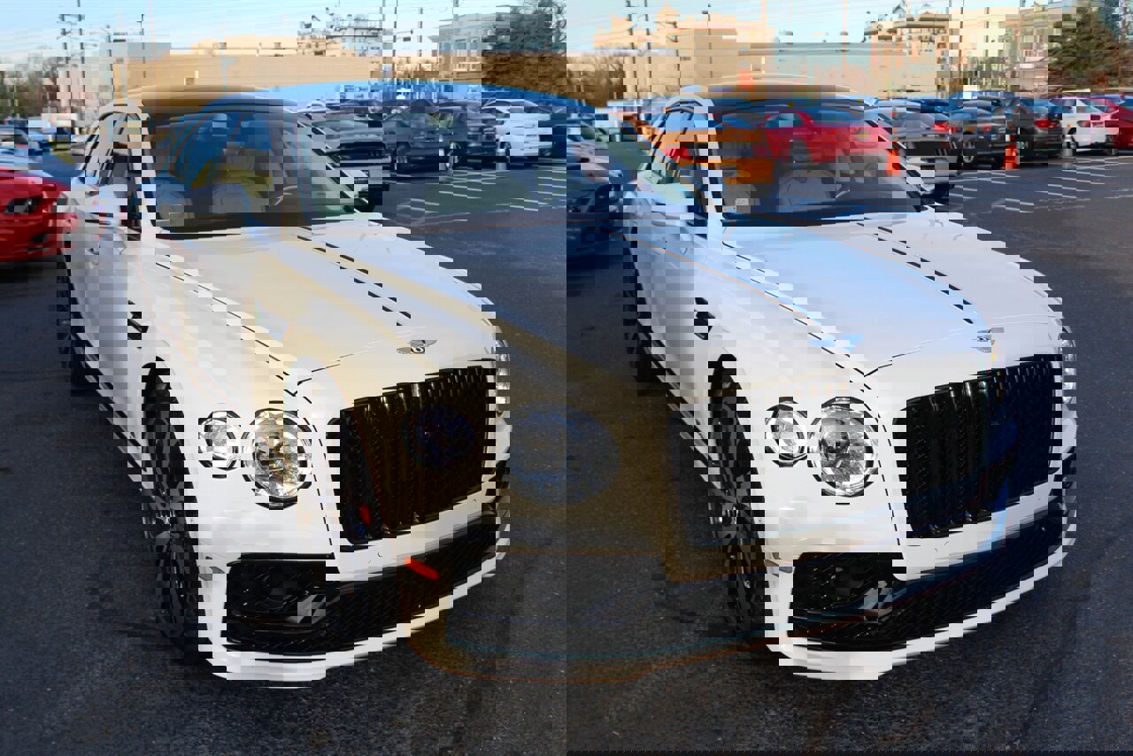 Used 2021 Bentley Flying Spur W12 image 4
