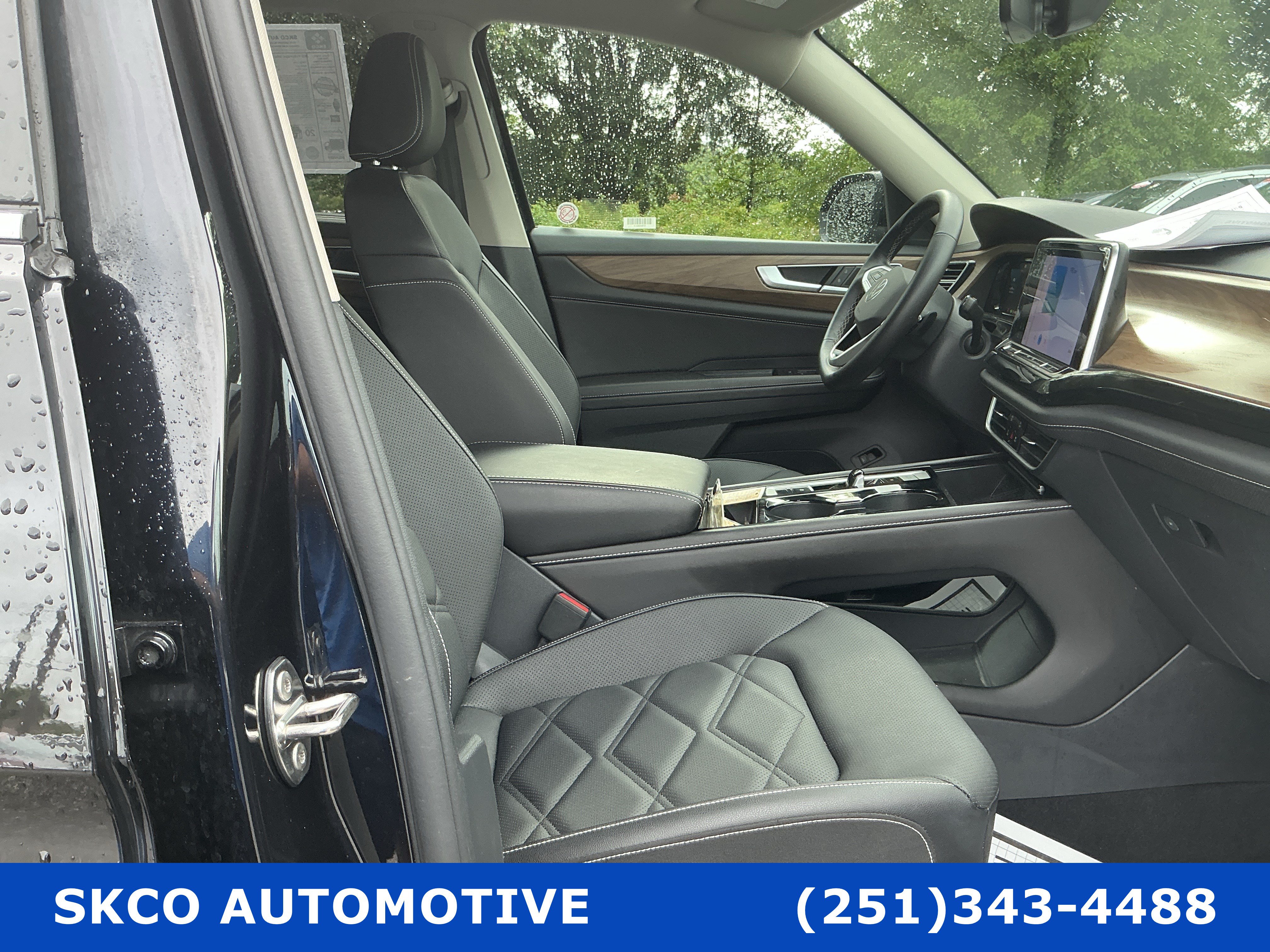Used 2025 Volkswagen Atlas SE FWD image 13