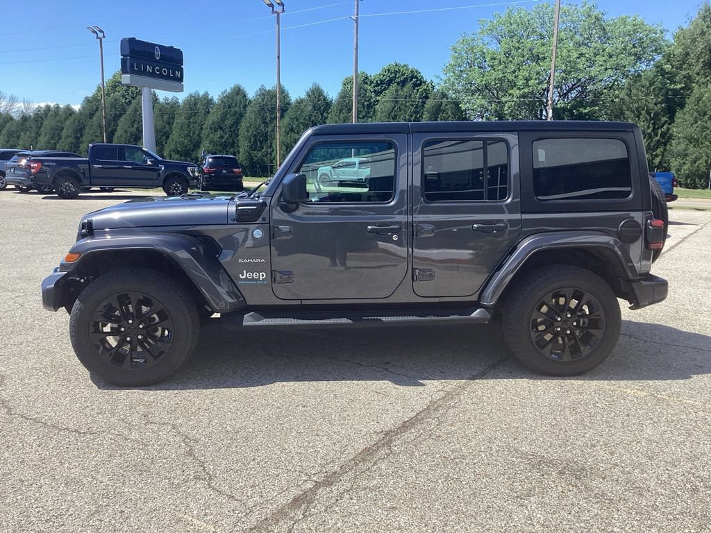 Used 2023 Jeep Wrangler Unlimited Sahara w/ Cold Weather Group AWD/4WD image 4