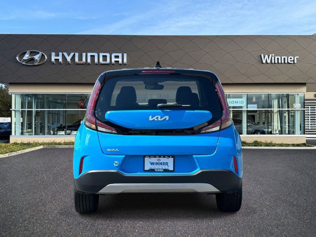 Used 2025 Kia Soul EX FWD image 3