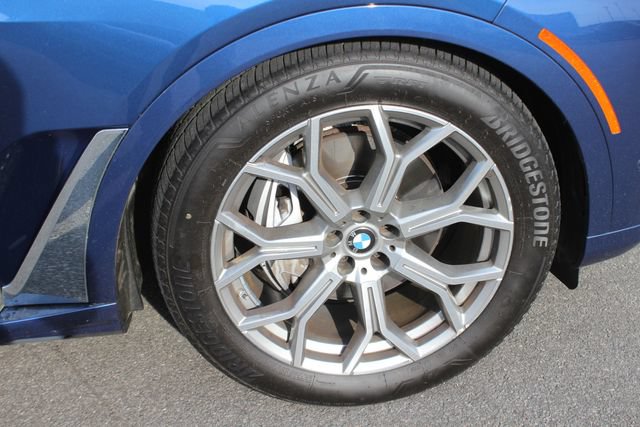 Used 2022 BMW X7 xDrive40i w/ Premium Package AWD/4WD image 41