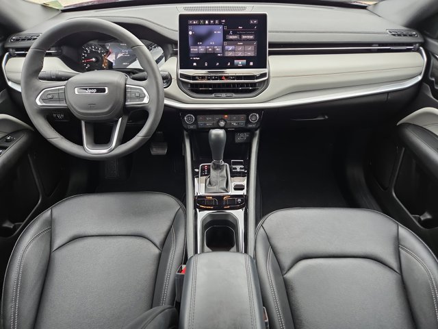 Used 2025 Jeep Compass Limited AWD/4WD image 17