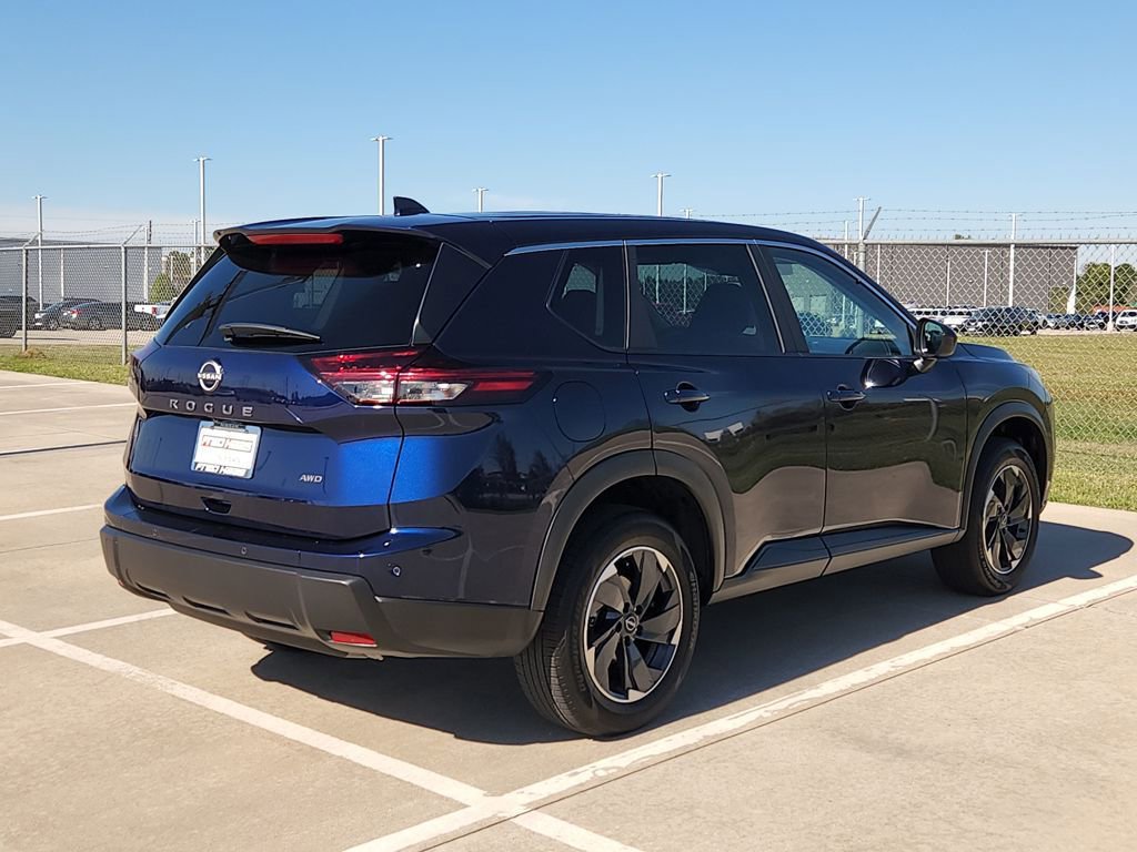 Used 2025 Nissan Rogue SV image 5