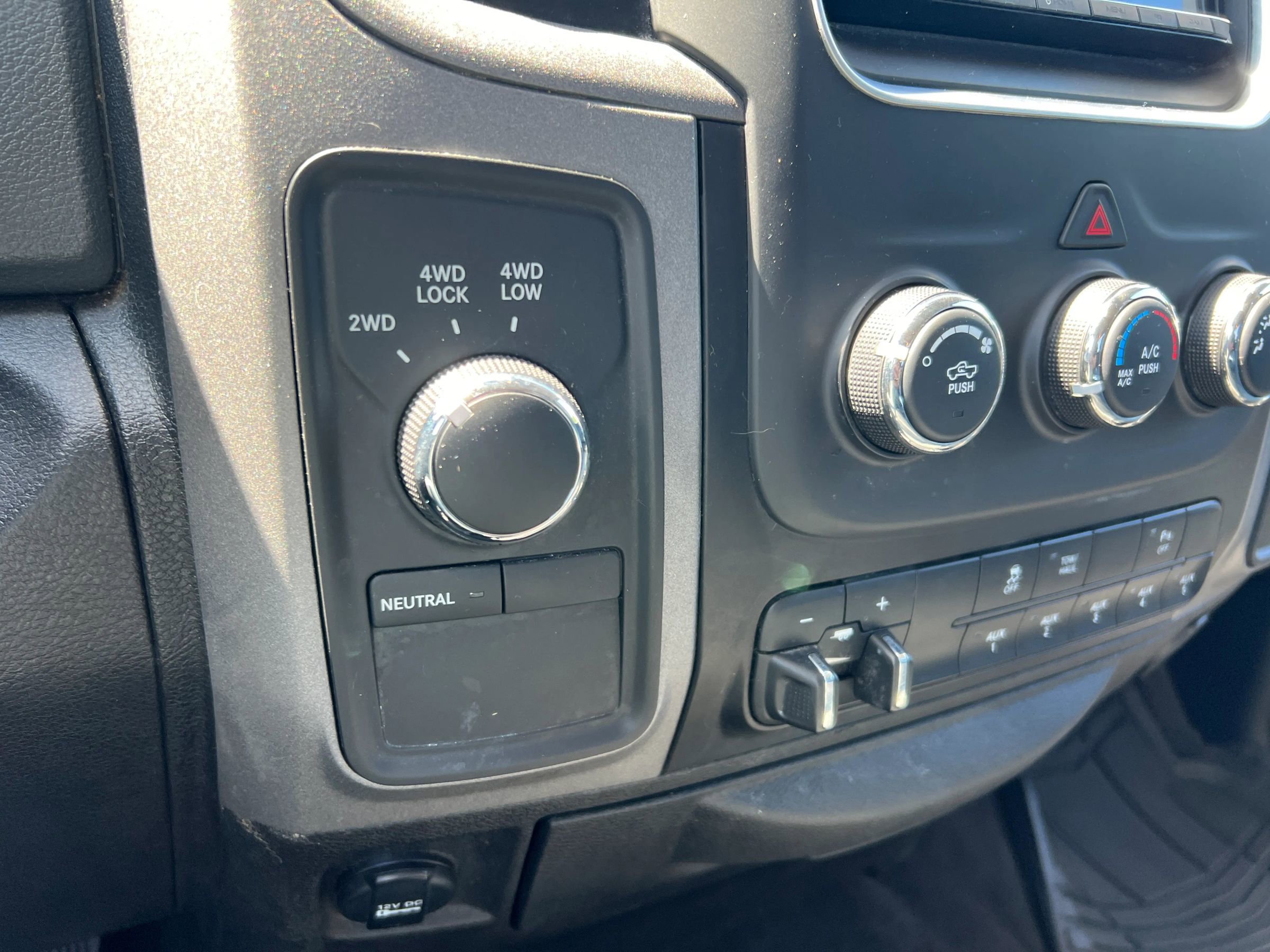 Used 2014 RAM 3500 Tradesman w/ Chrome Appearance Group AWD/4WD image 9