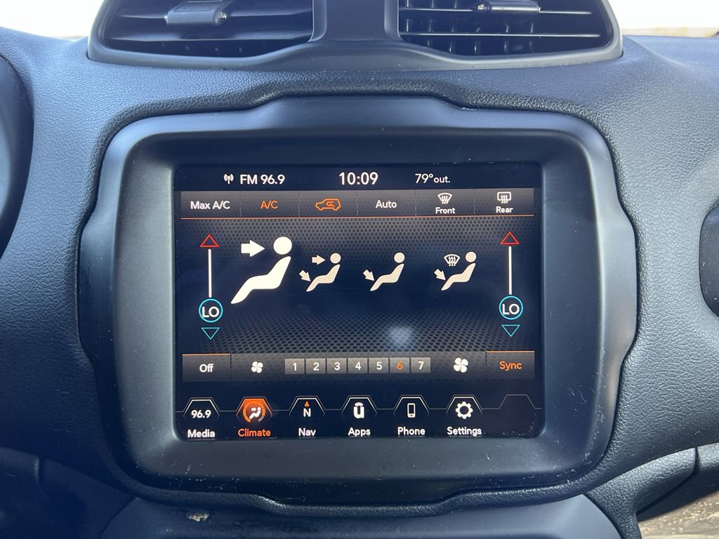 Used 2023 Jeep Renegade Trailhawk image 27