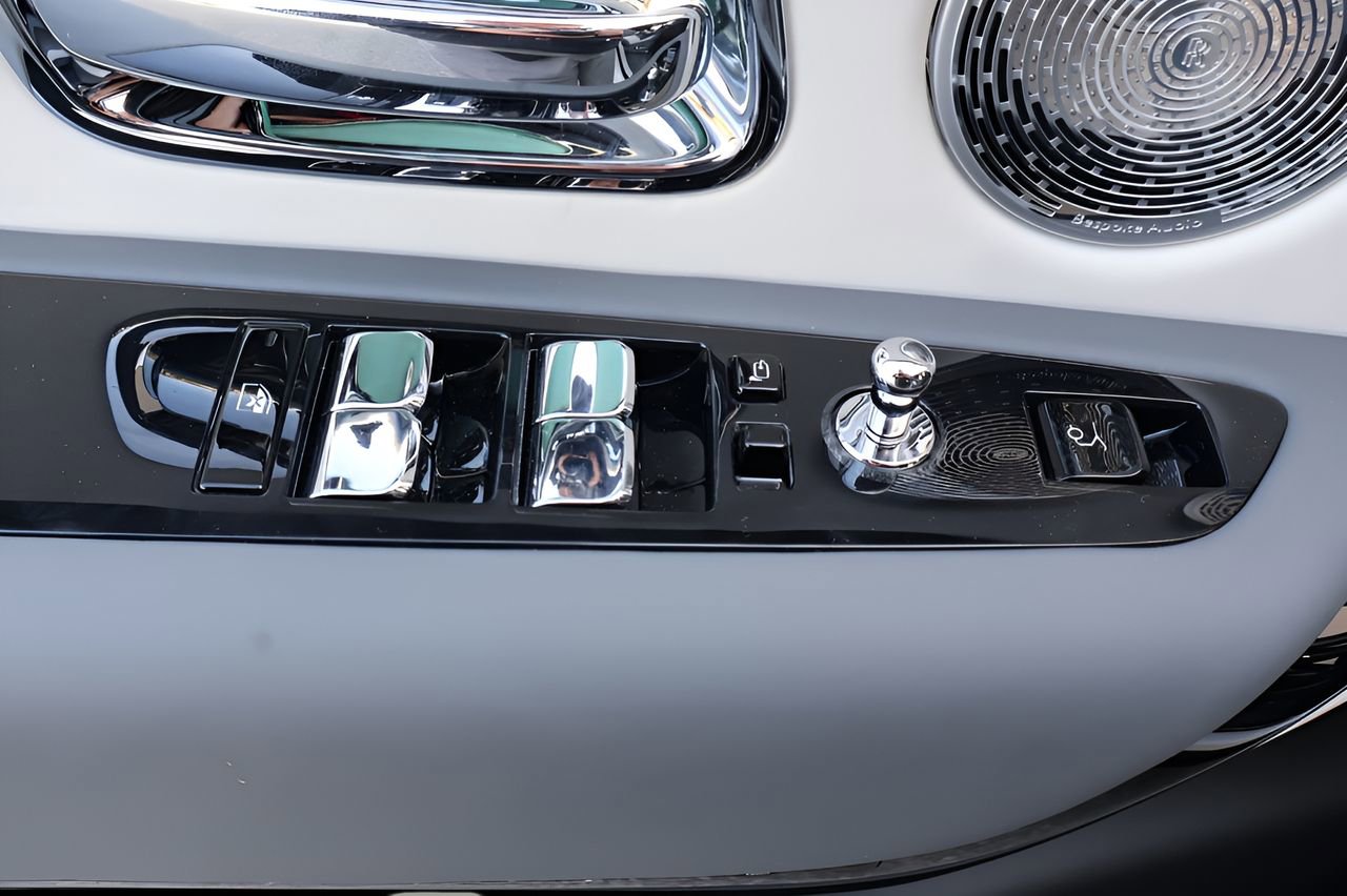 New 2026 Rolls-Royce Cullinan image 14