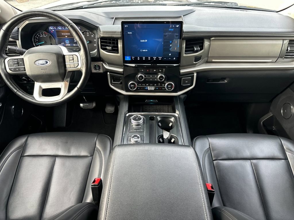 Used 2024 Ford Expedition Max XLT image 12