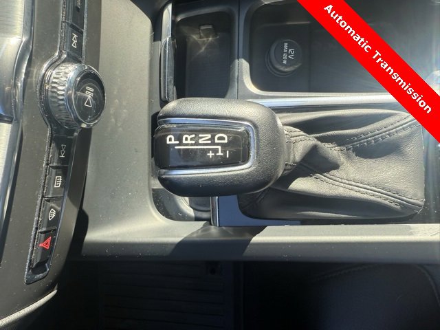 Used 2018 Volvo XC60 T6 Momentum w/ Convenience Package image 41