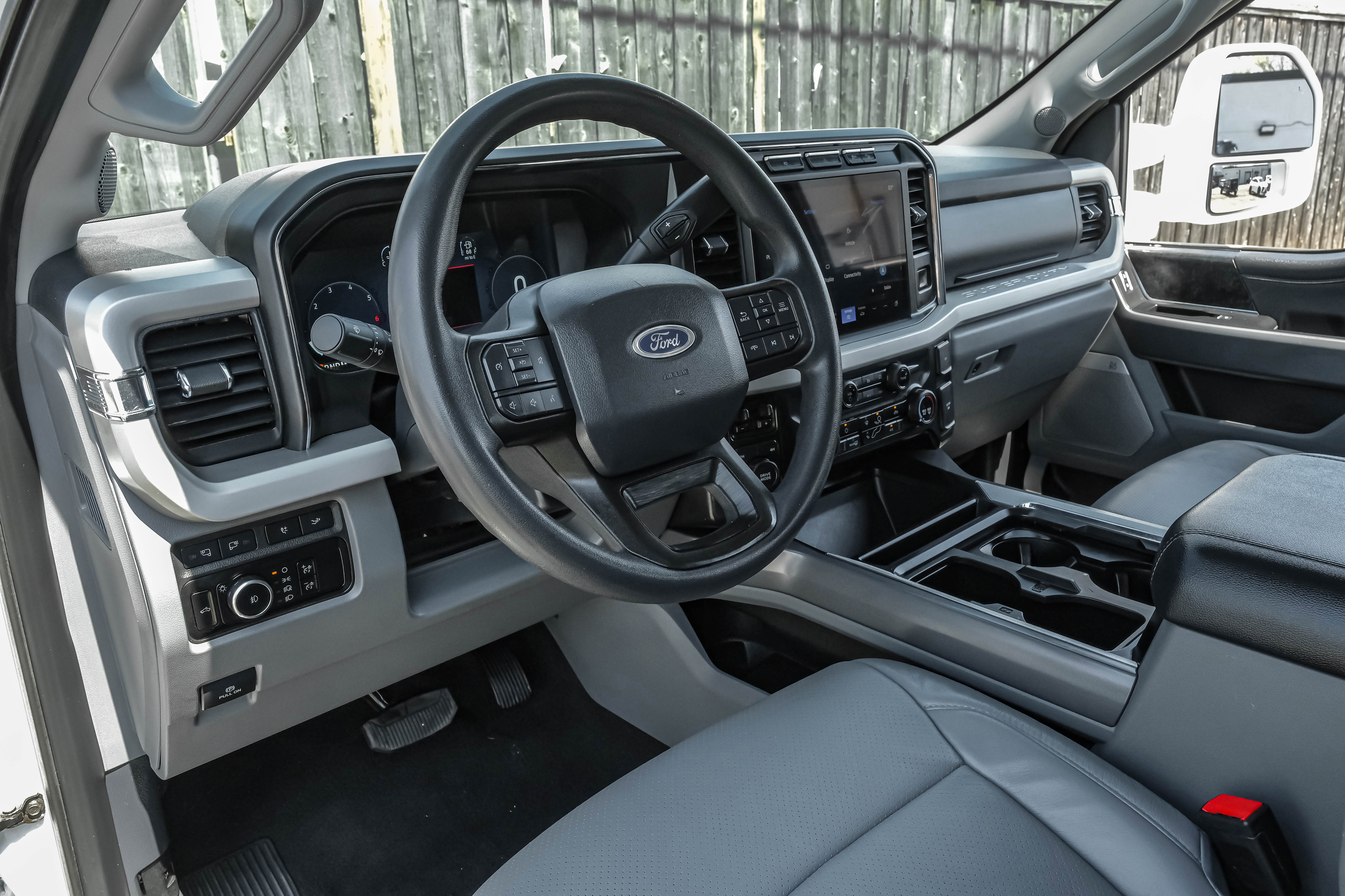 Used 2023 Ford F250 XLT w/ XLT Premium Package image 2