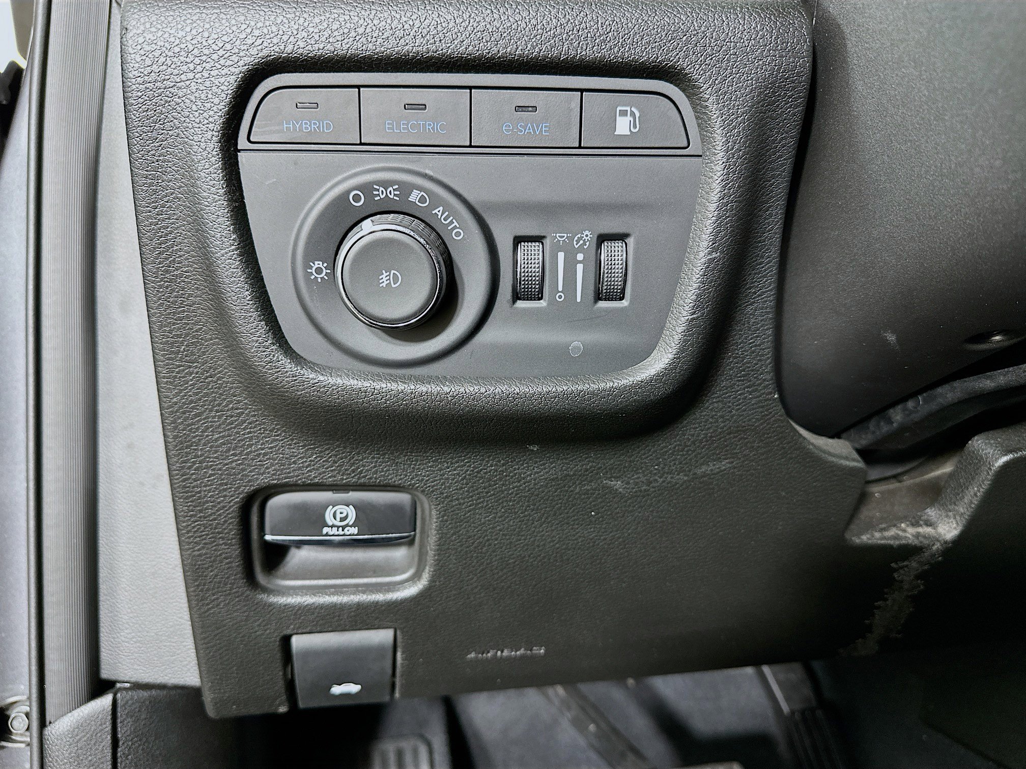 Used 2023 Jeep Grand Cherokee 4WD 4xe image 17