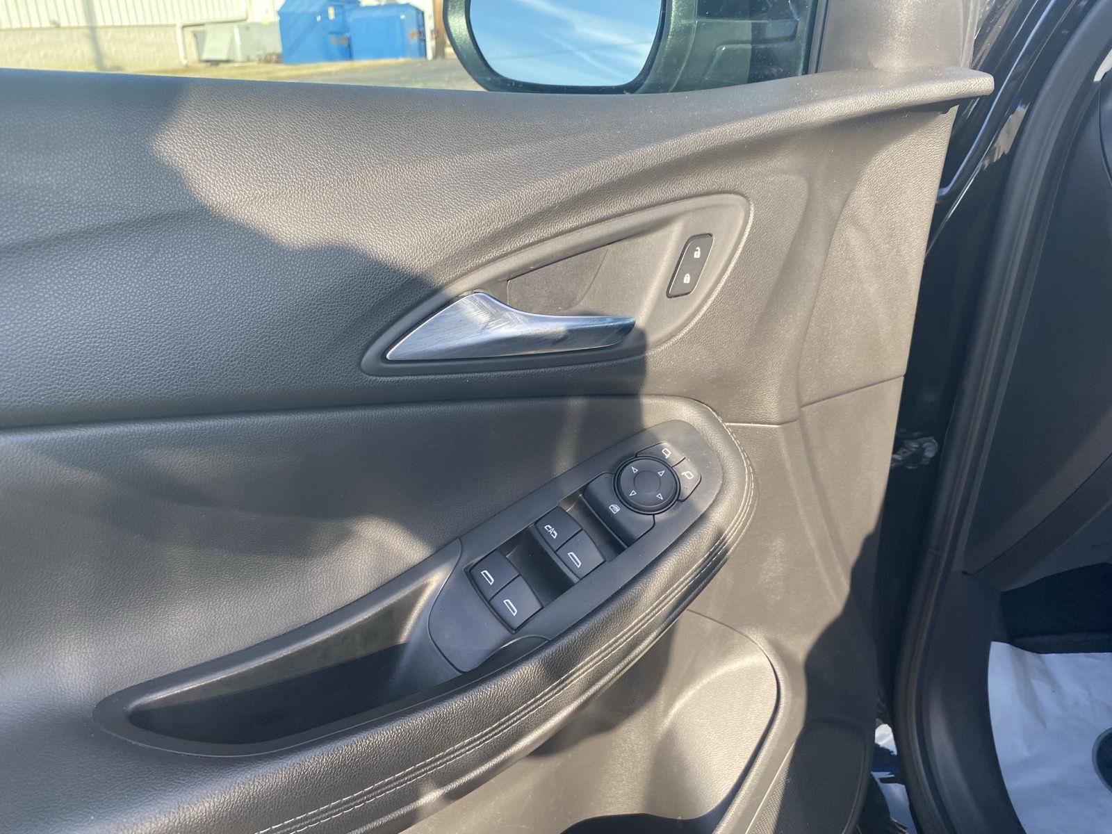 Used 2024 Buick Encore GX Sport Touring image 13