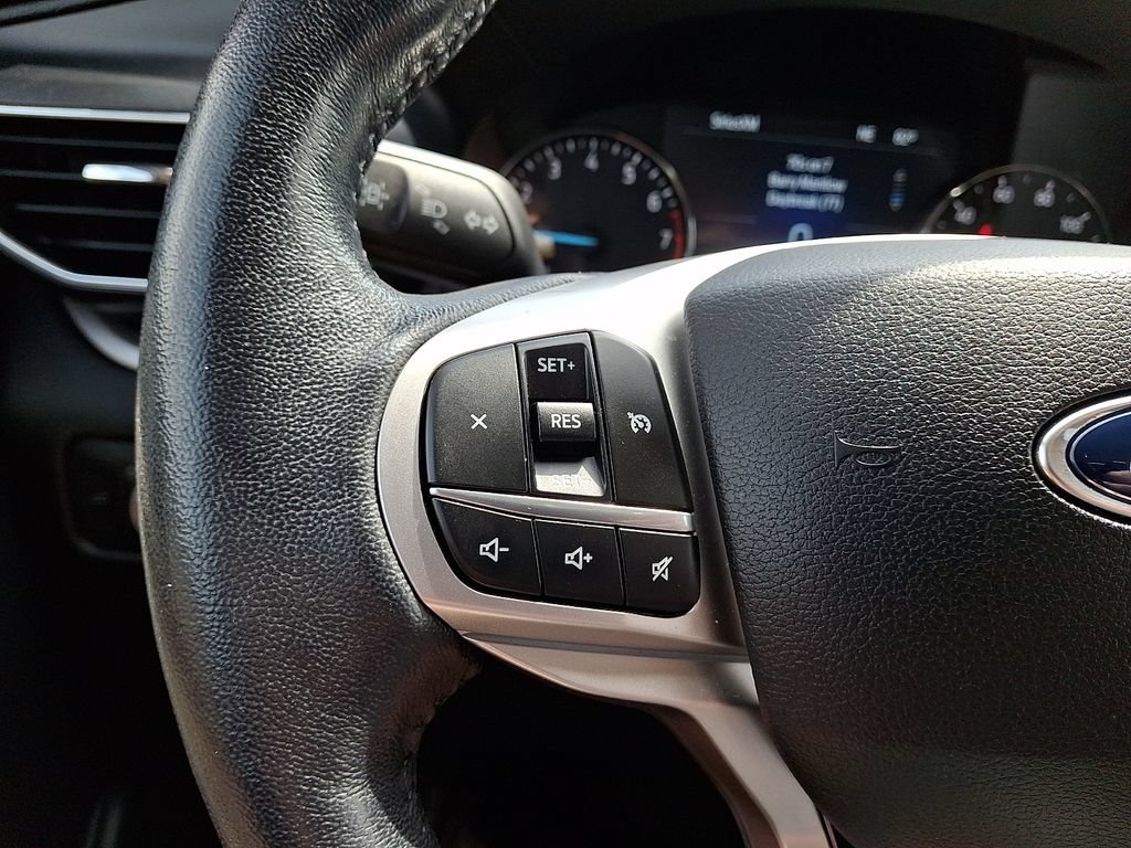Used 2021 Ford Explorer XLT w/ Equipment Group 202A AWD/4WD image 22
