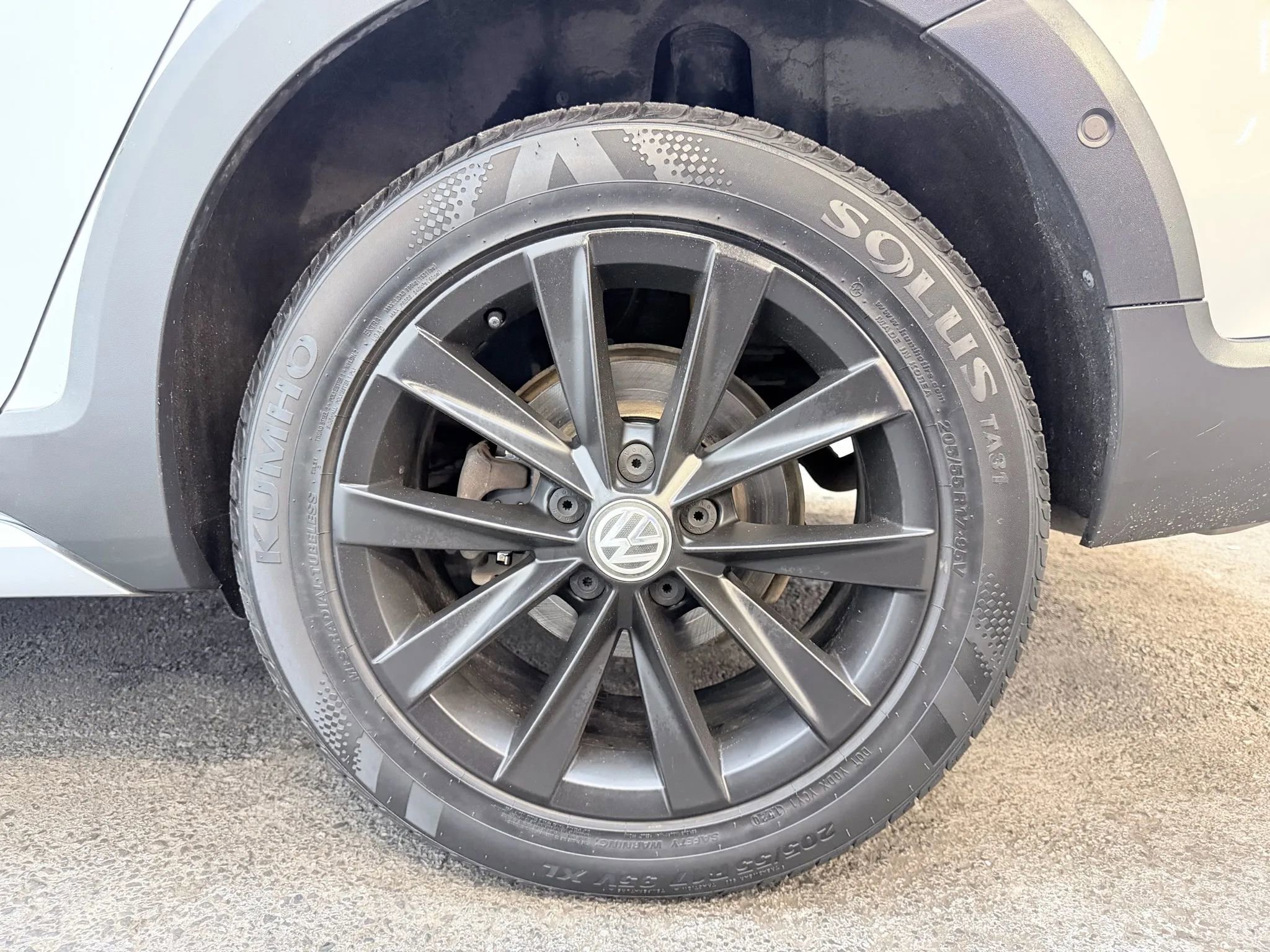 Used 2017 Volkswagen Golf Alltrack SE image 9