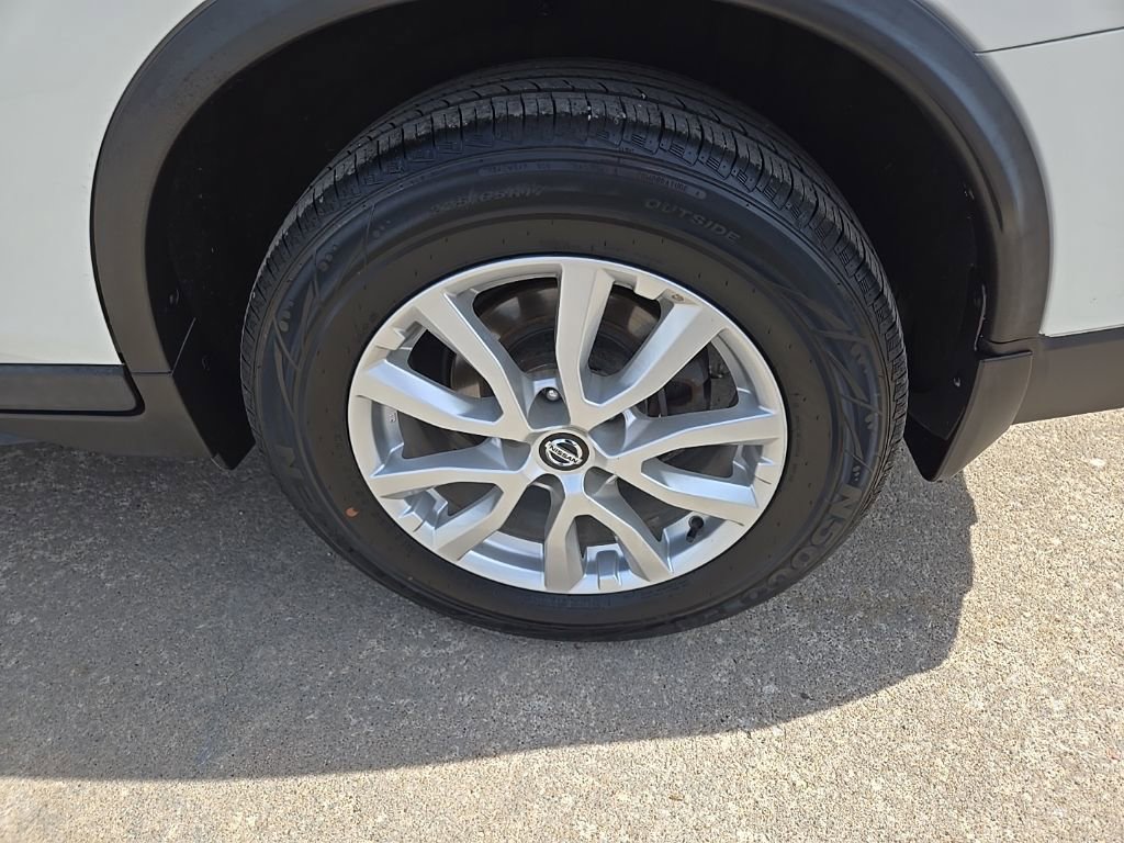 Used 2020 Nissan Rogue SV AWD/4WD image 23