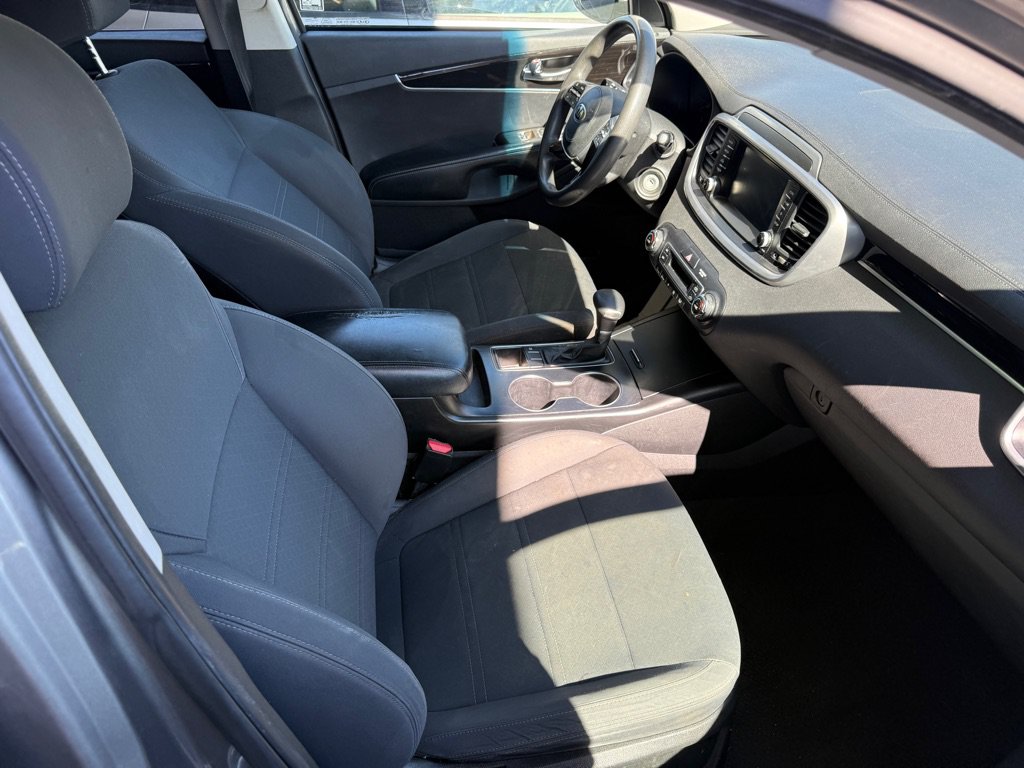 Used 2019 Kia Sorento FWD V6 image 9
