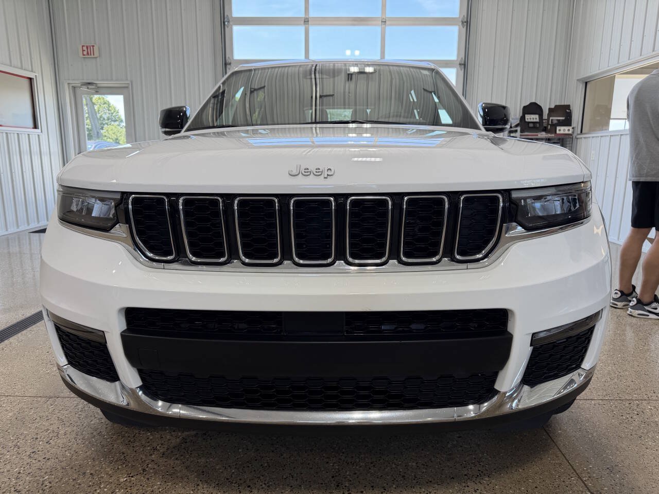 Used 2024 Jeep Grand Cherokee L Limited AWD/4WD image 44
