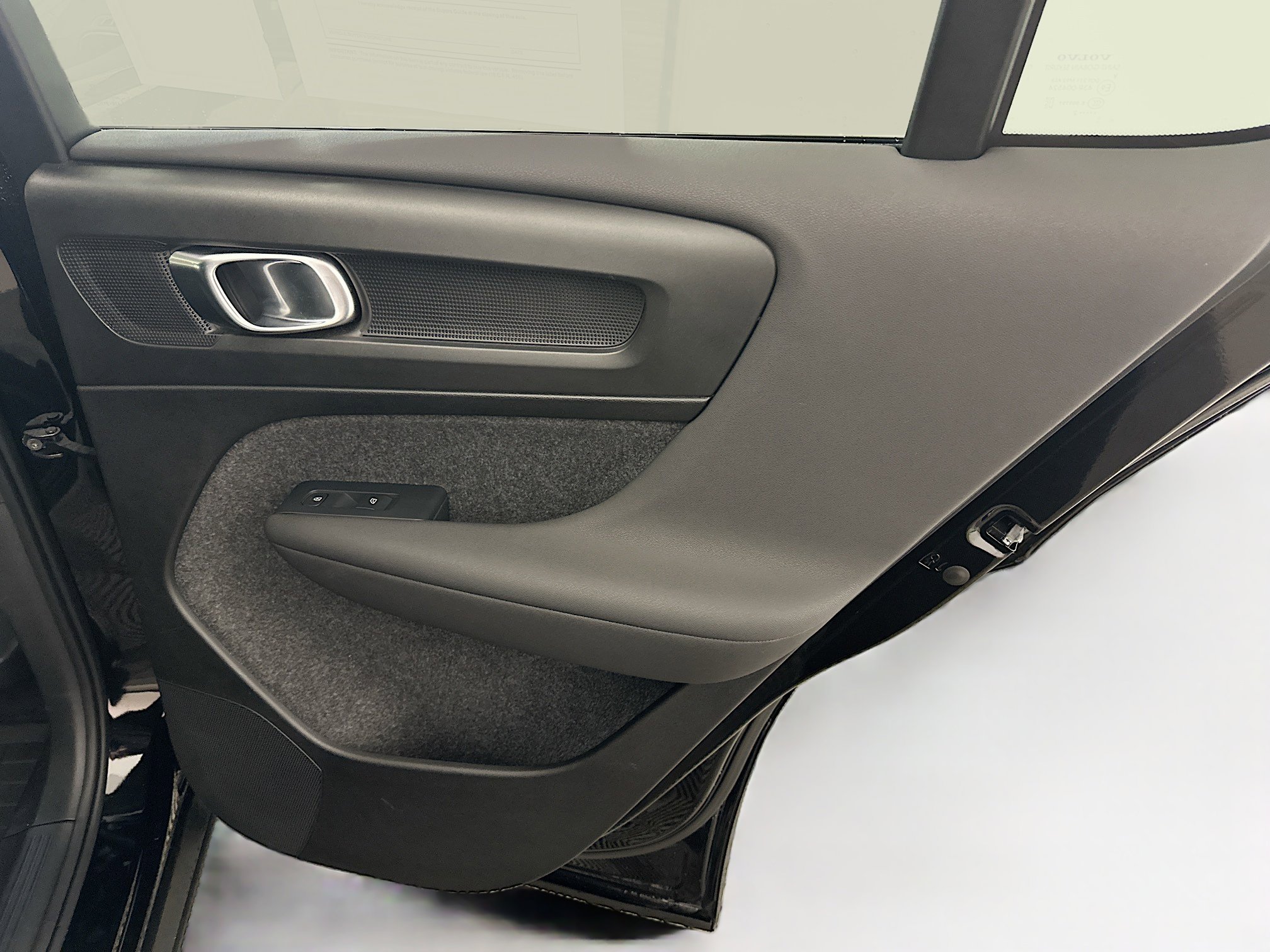 Used 2023 Volvo C40 P8 Recharge Ultimate AWD/4WD image 33