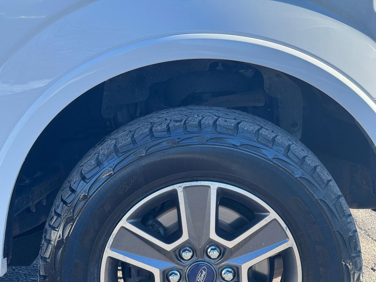 Used 2017 Ford F150 XLT w/ Equipment Group 302A Luxury AWD/4WD image 22