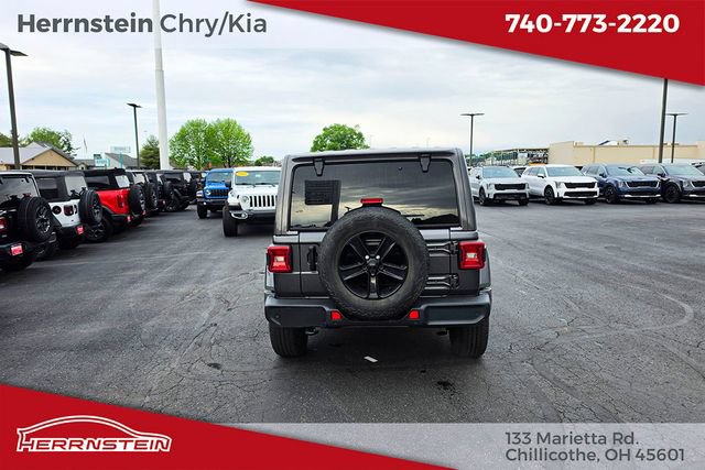 Used 2022 Jeep Wrangler Unlimited Sahara AWD/4WD image 32