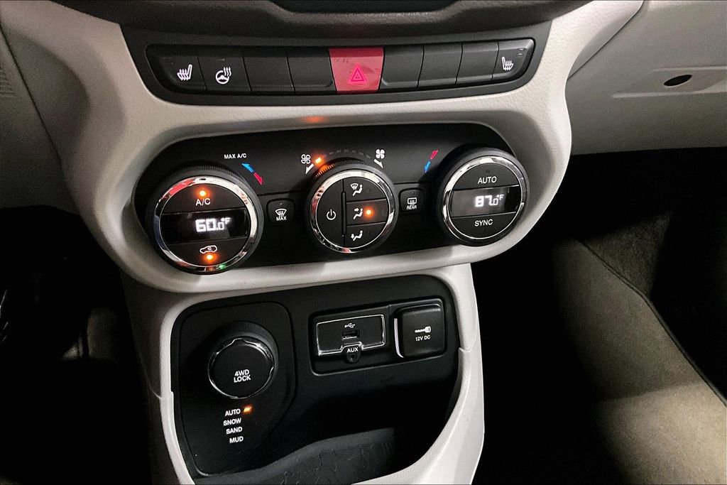 Used 2015 Jeep Renegade Limited AWD/4WD image 15