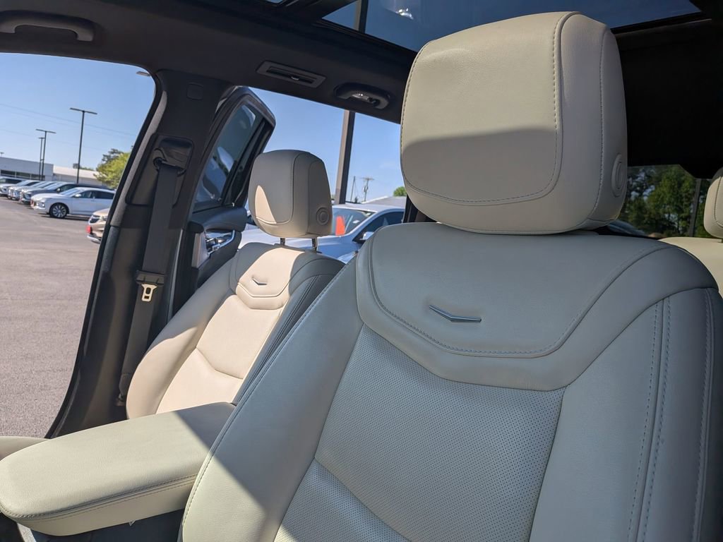 Certified 2024 Cadillac XT6 Sport w/ Technology Package image 12