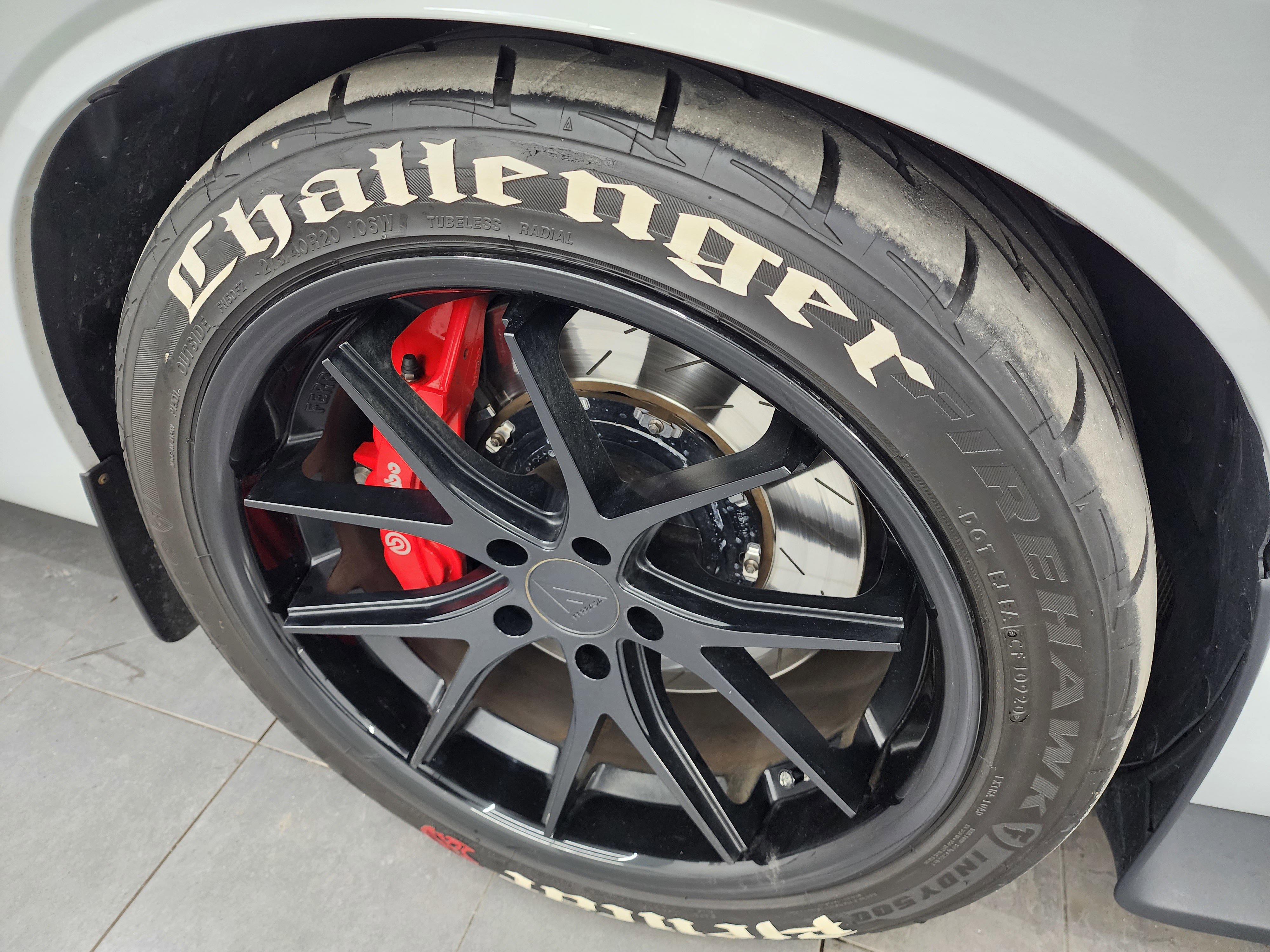 Used 2017 Dodge Challenger SRT Hellcat RWD image 3