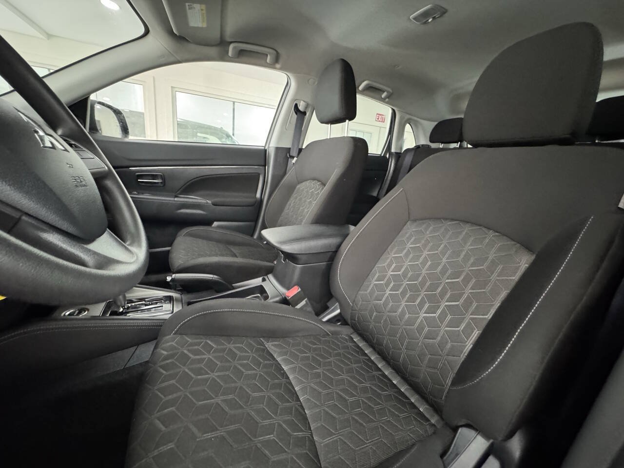 Used 2025 Mitsubishi Outlander Sport SE AWD/4WD image 19