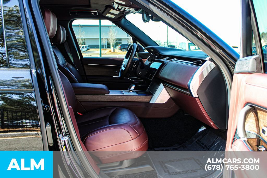 Used 2025 Land Rover Range Rover Autobiography image 16