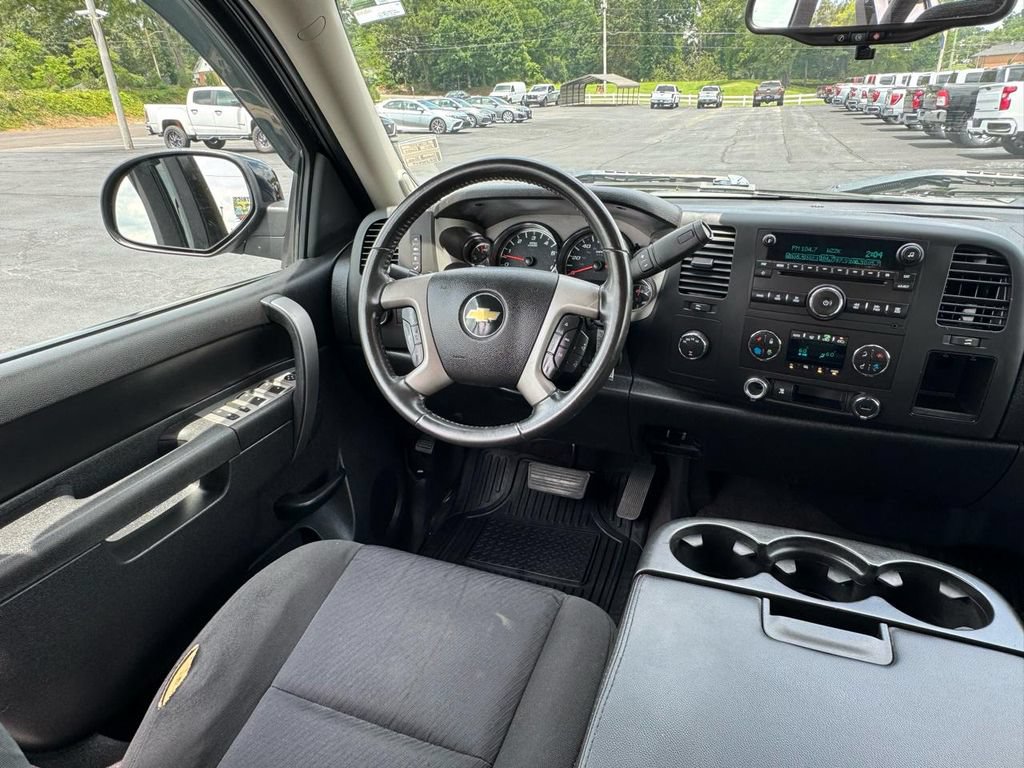 Used 2011 Chevrolet Silverado 1500 LT w/ All-Star Edition AWD/4WD image 17