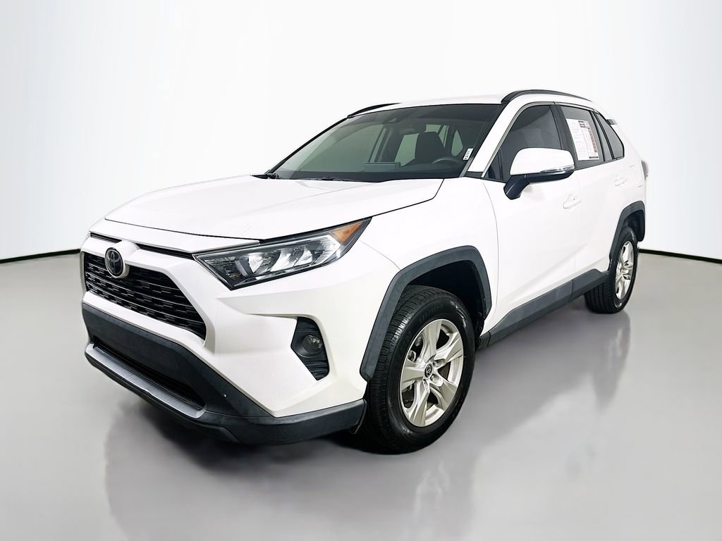 Used 2021 Toyota RAV4 XLE w/ Convenience Package image 3