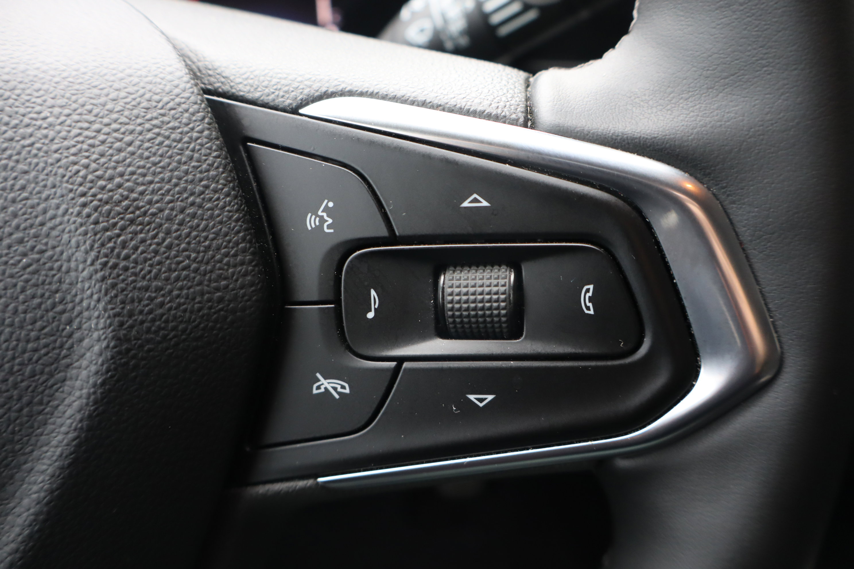 Certified 2024 Chevrolet Trax ACTIV w/ Sunroof Package image 22