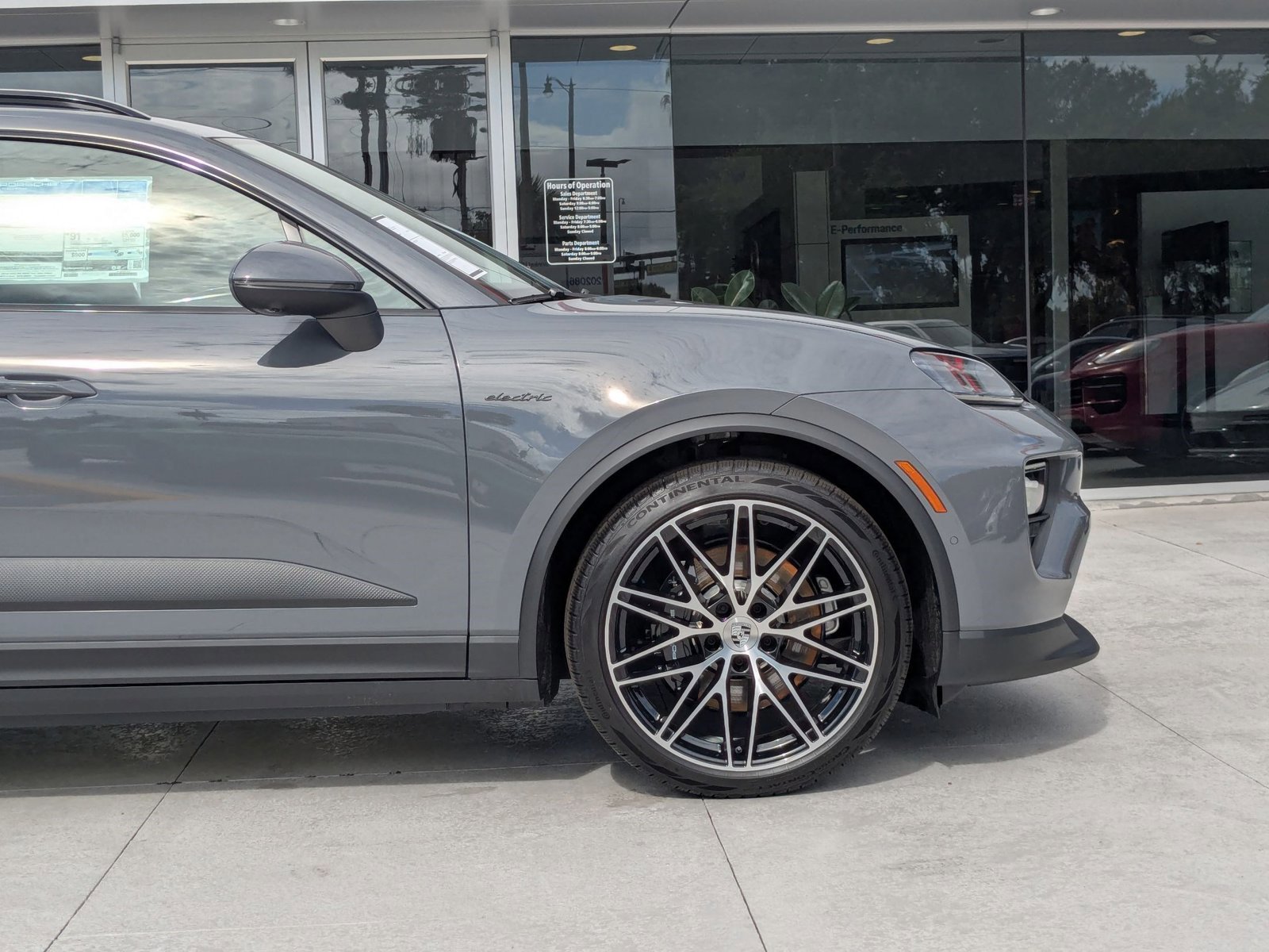 New 2025 Porsche Macan 4S Electric image 11