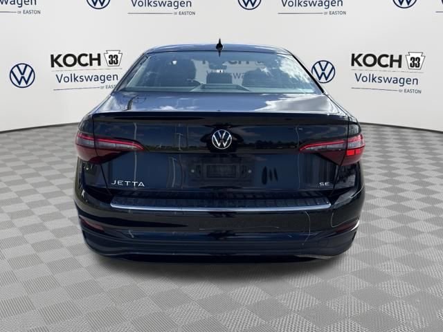 Used 2023 Volkswagen Jetta SE image 7
