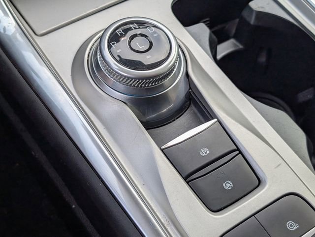 Used 2022 Ford Explorer XLT w/ Equipment Group 202A image 19