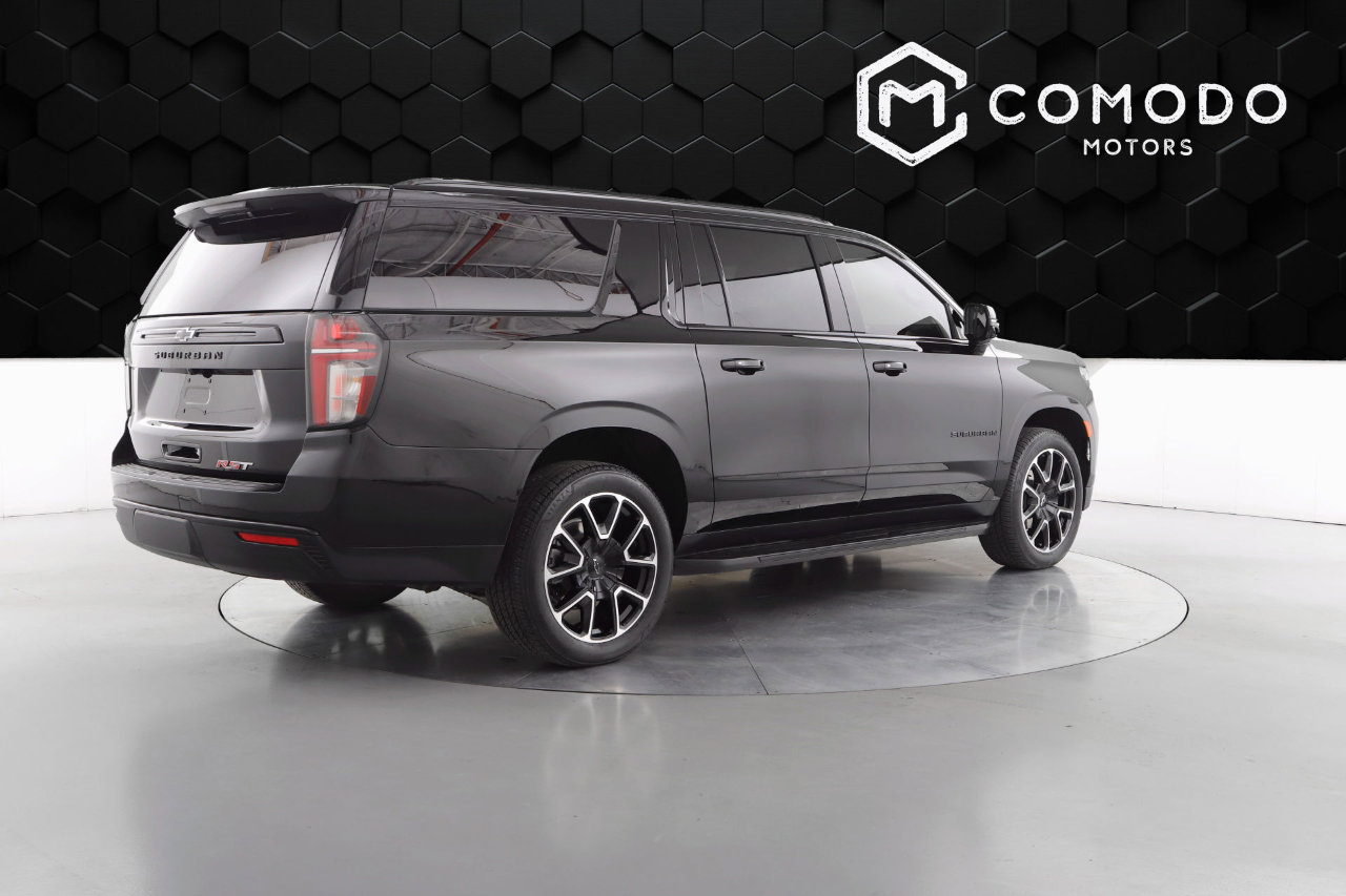 Used 2023 Chevrolet Suburban RST image 3