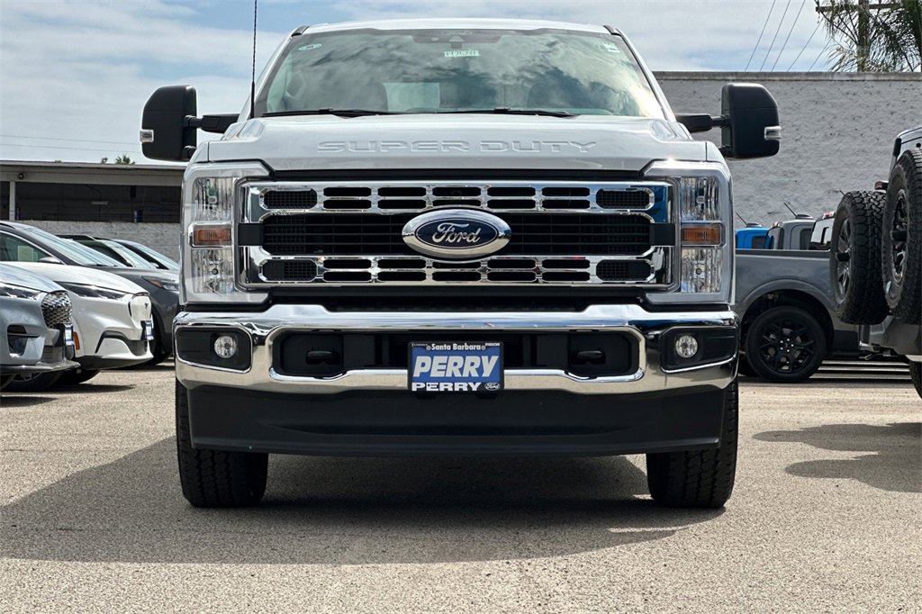 New 2025 Ford F250 XLT w/ FX4 Off-Road Package image 2