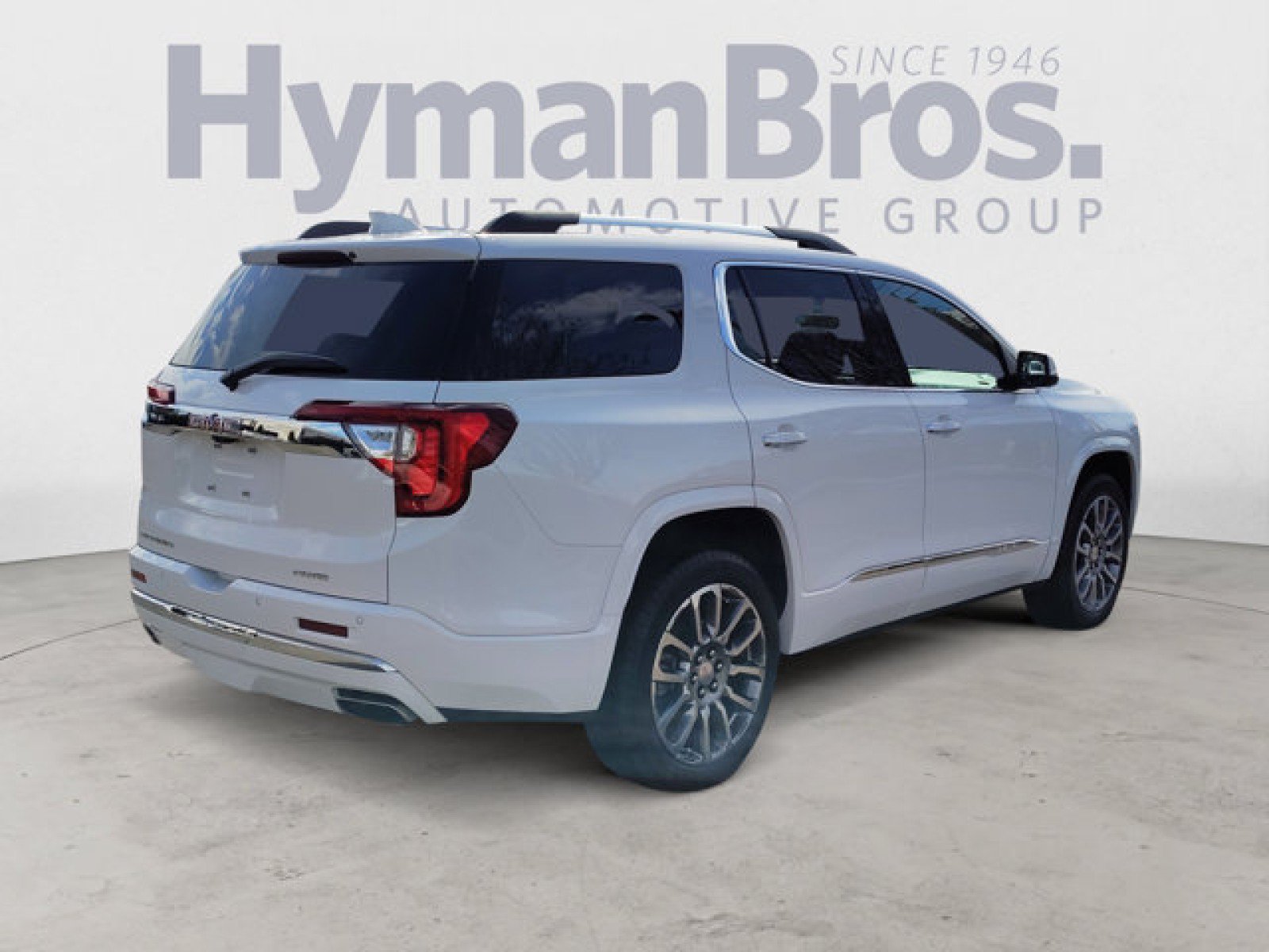 Used 2023 GMC Acadia Denali w/ Denali Ultimate Package AWD/4WD image 3