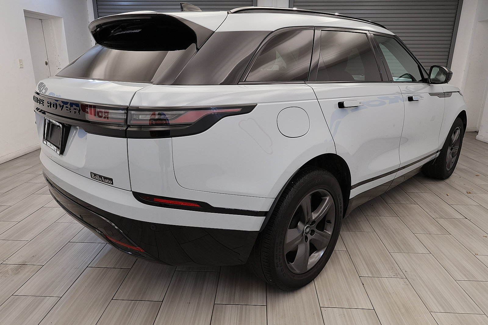 Used 2025 Land Rover Range Rover Velar Dynamic SE AWD/4WD image 5