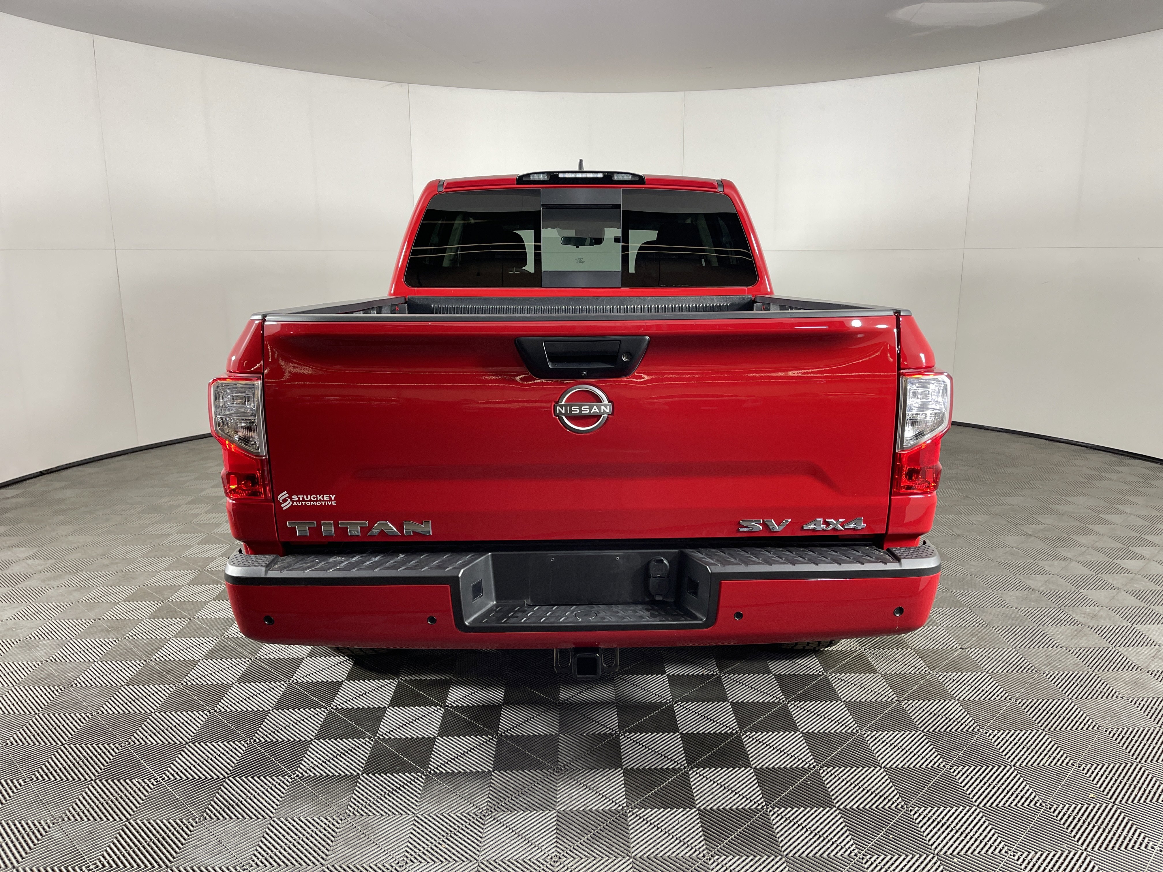 Used 2024 Nissan Titan SV image 4