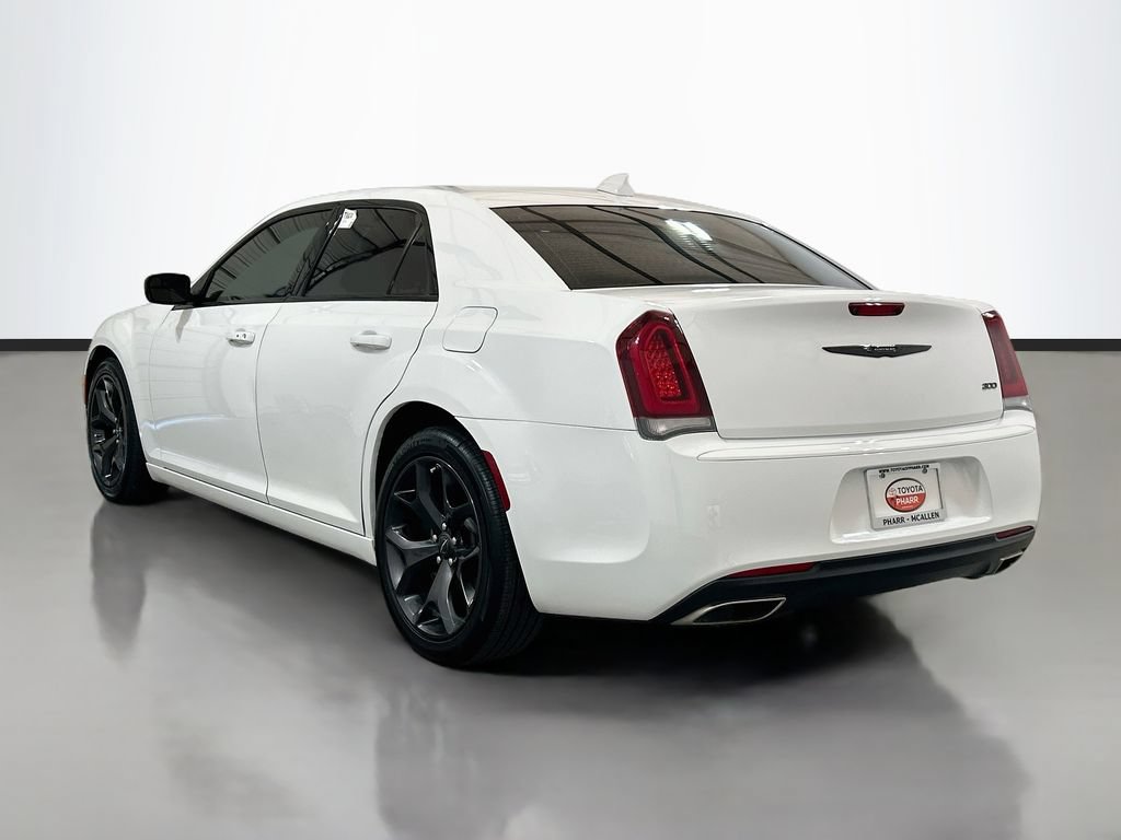 Used 2023 Chrysler 300 Touring w/ Sport Appearance Package RWD image 6
