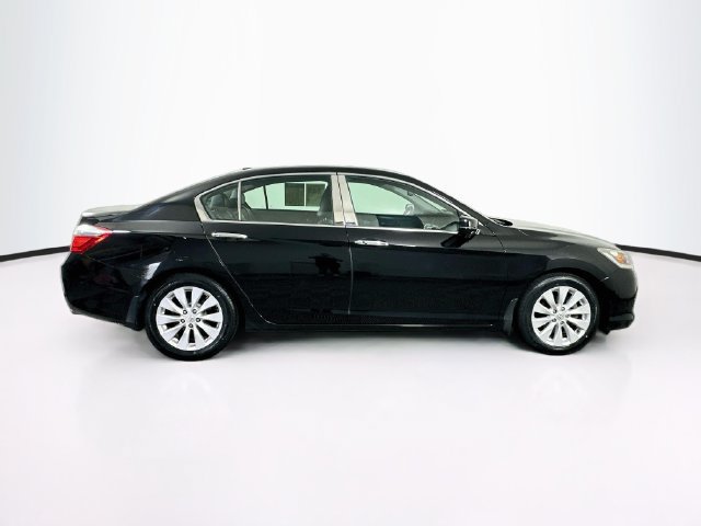 Used 2015 Honda Accord Touring image 10