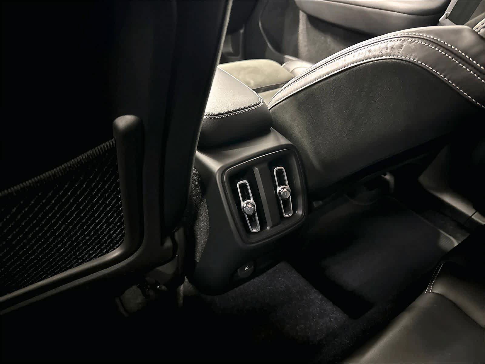 Used 2021 Volvo XC40 P8 Recharge w/ Advanced Package AWD/4WD image 35