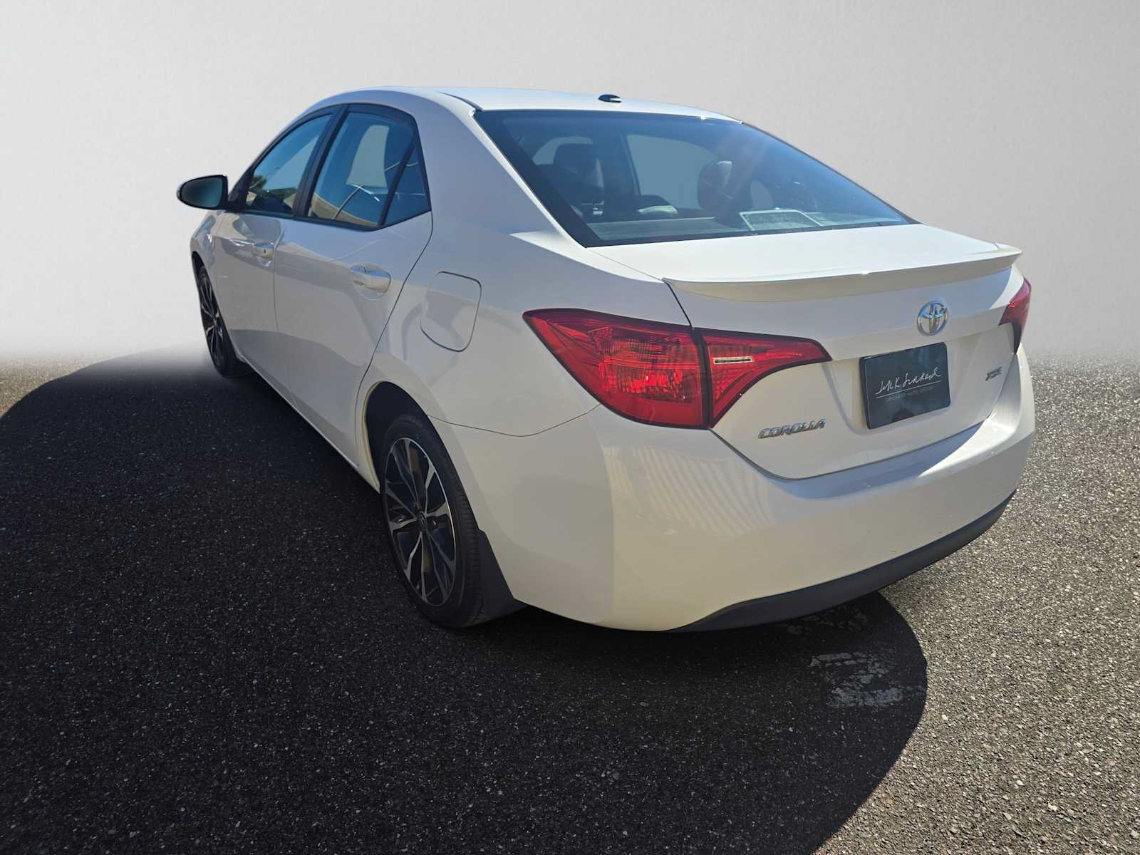 Used 2019 Toyota Corolla XSE FWD image 5