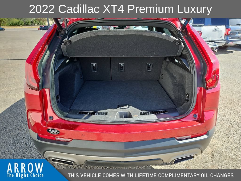 Used 2022 Cadillac XT4 Premium Luxury w/ Cold Weather Package FWD image 18