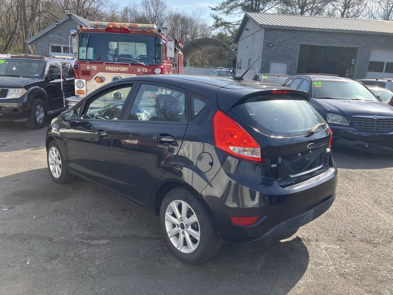 Used 2011 Ford Fiesta SE w/ 203A Rapid Spec Order Code image 9