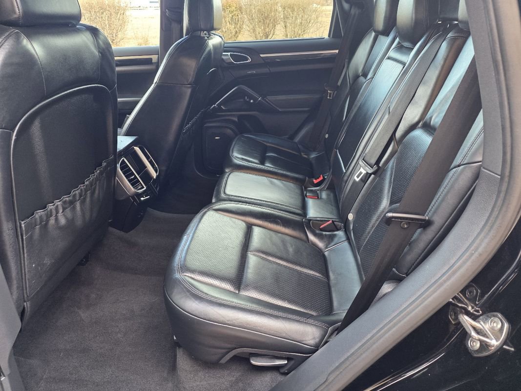 Used 2012 Porsche Cayenne S image 26