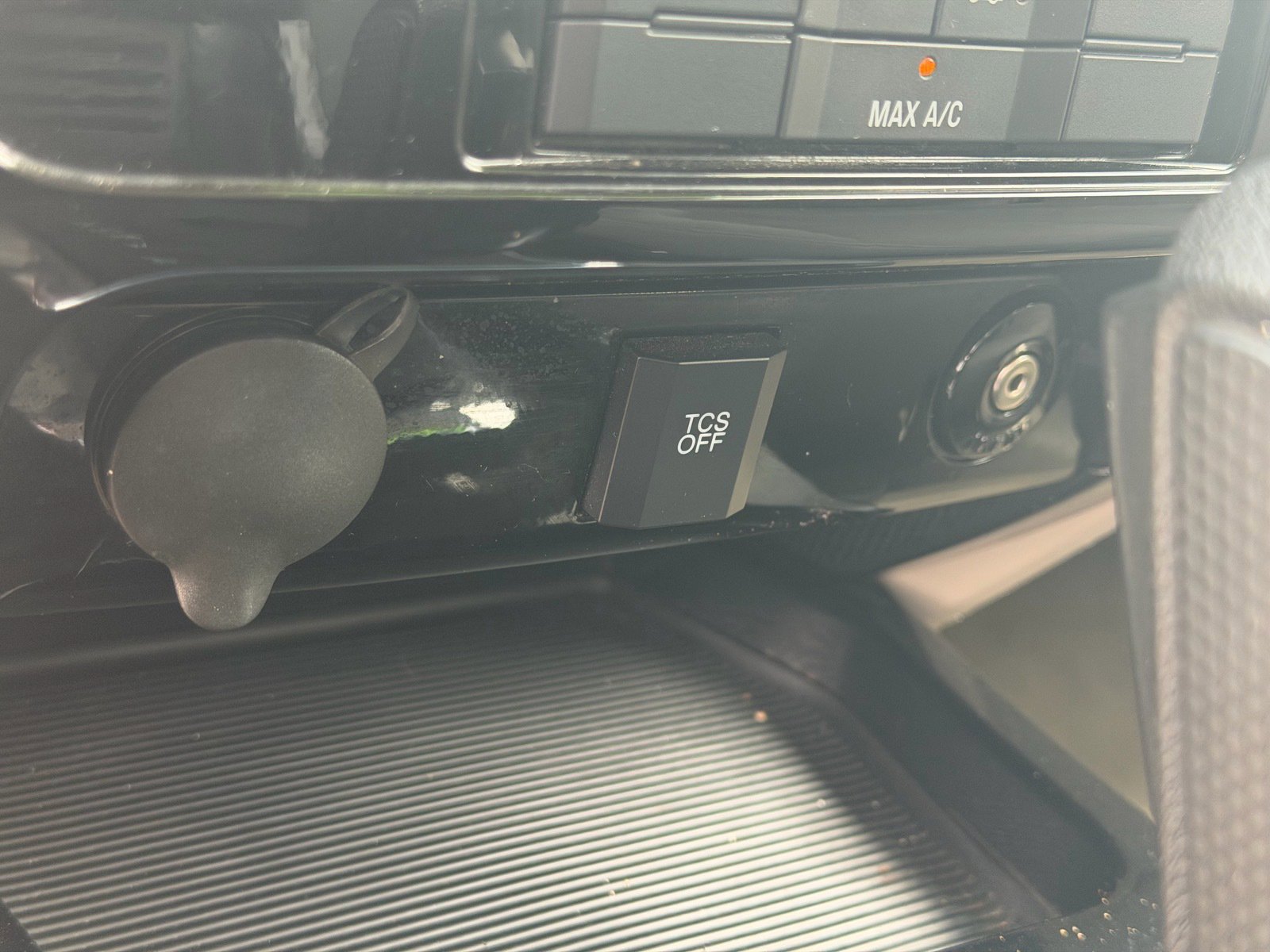 Used 2011 MAZDA Tribute i Sport AWD/4WD image 25