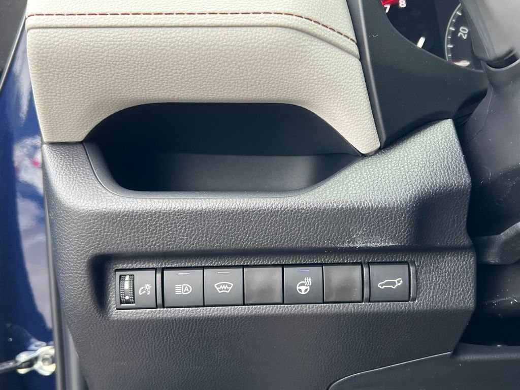 New 2025 Toyota RAV4 XLE image 21