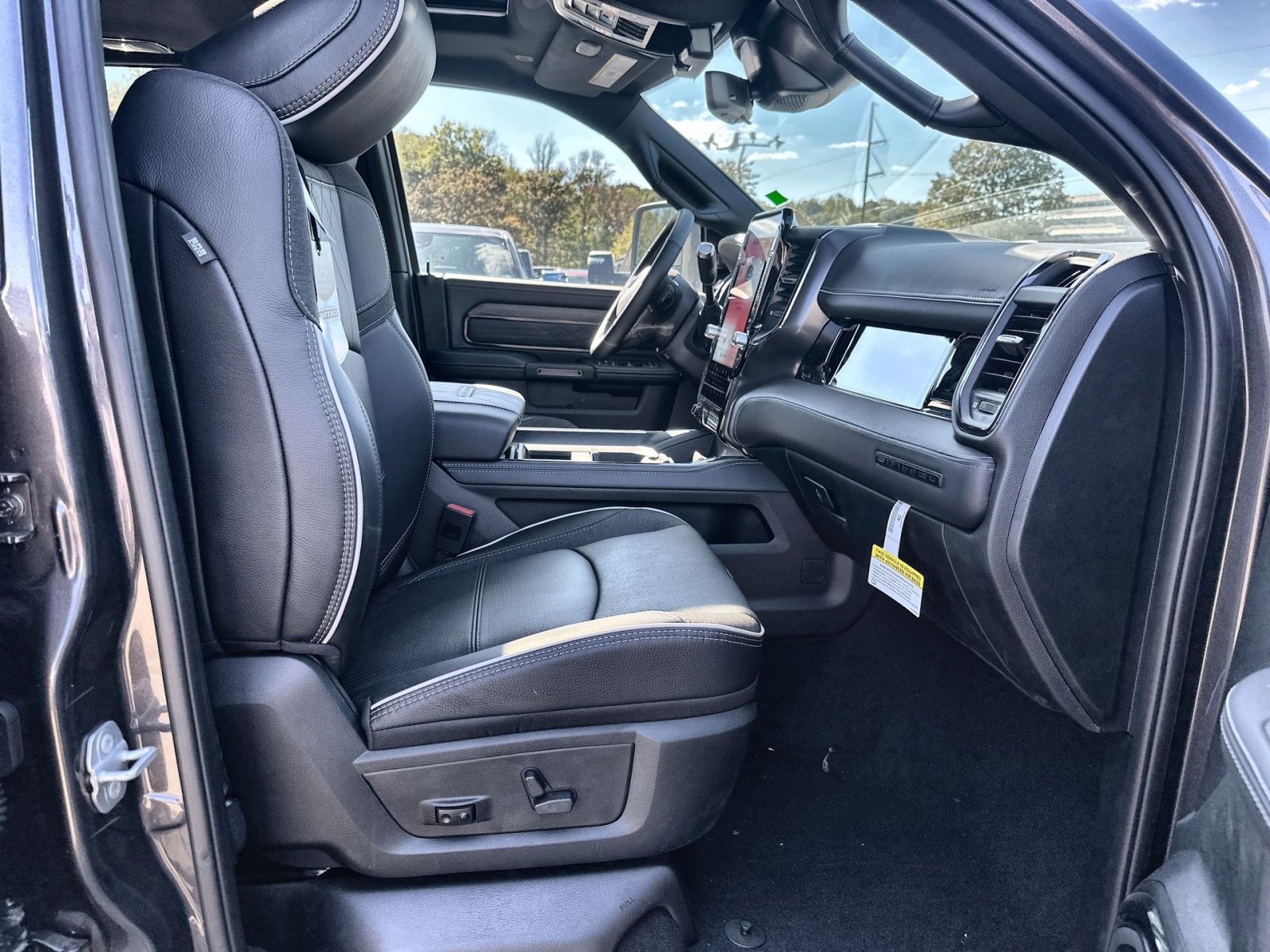 New 2026 RAM 2500 Limited image 27